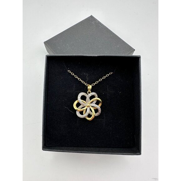 Pretty Two Tone Flower Pendant Necklace 22kt Gold Overlay - Picture 10 of 10